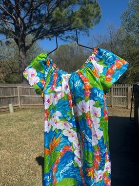 NOS Vintage Hilo Hattie Hawaiian Hostess Dress sz S Polyester Made in Hawaii